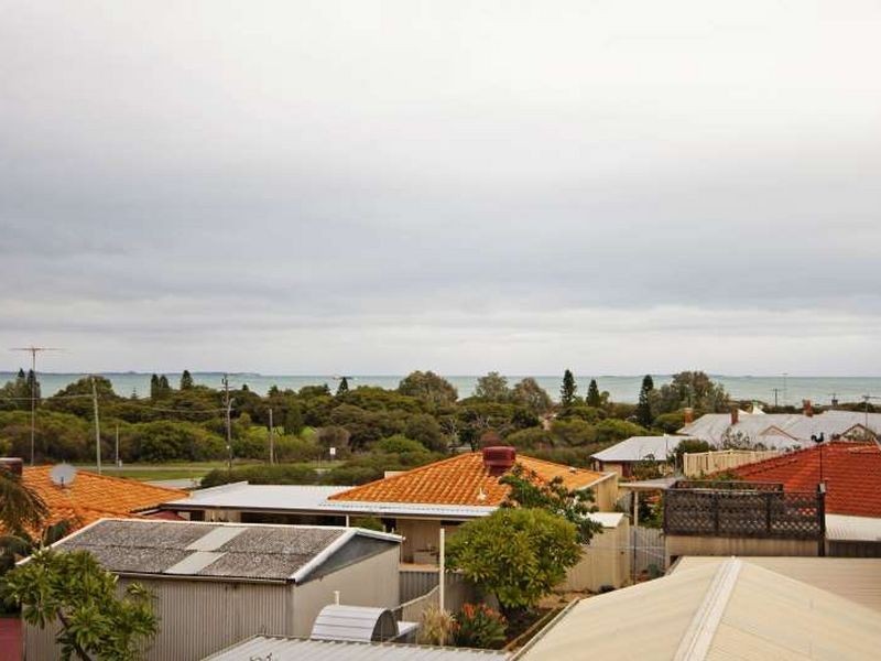 2 Dowse Court, Coogee WA 6166