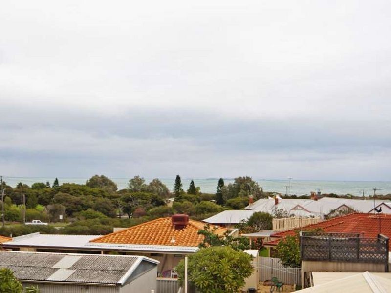 2 Dowse Court, Coogee WA 6166