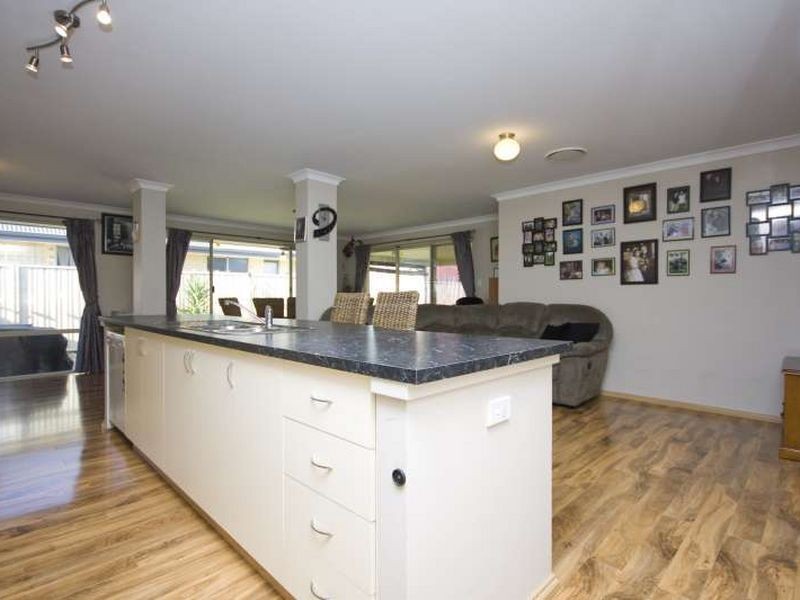 7 Merida Turn, Seville Grove WA 6112