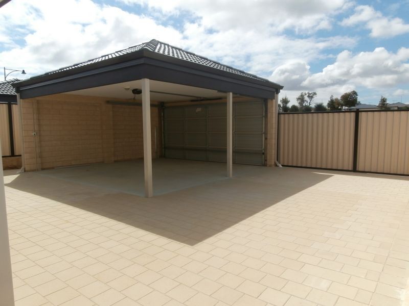 30 McLaren Avenue, Beeliar WA 6164