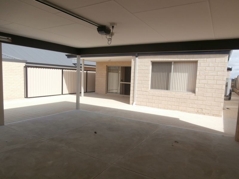 30 McLaren Avenue, Beeliar WA 6164