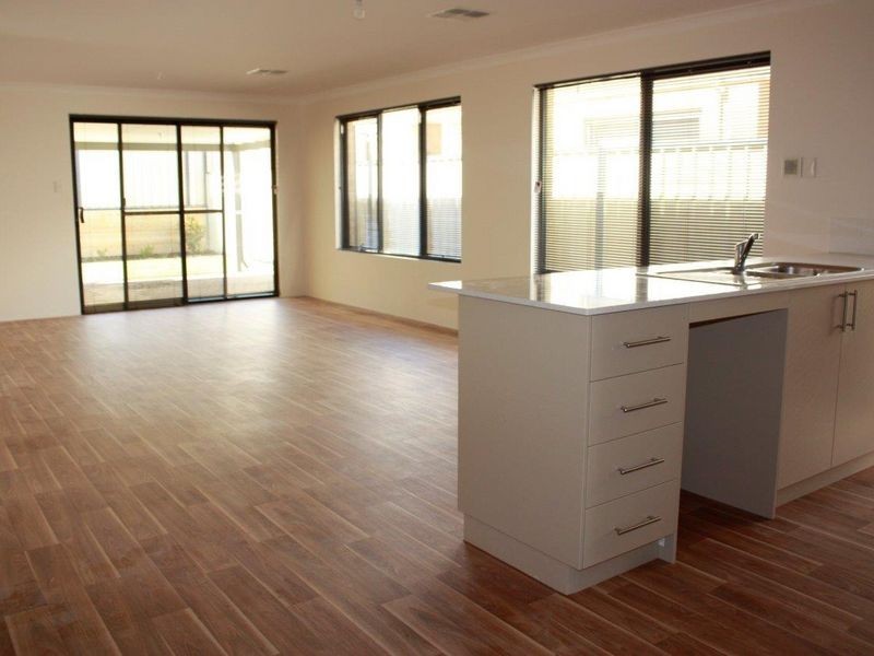 4 Biloxi Loop, Success WA 6164