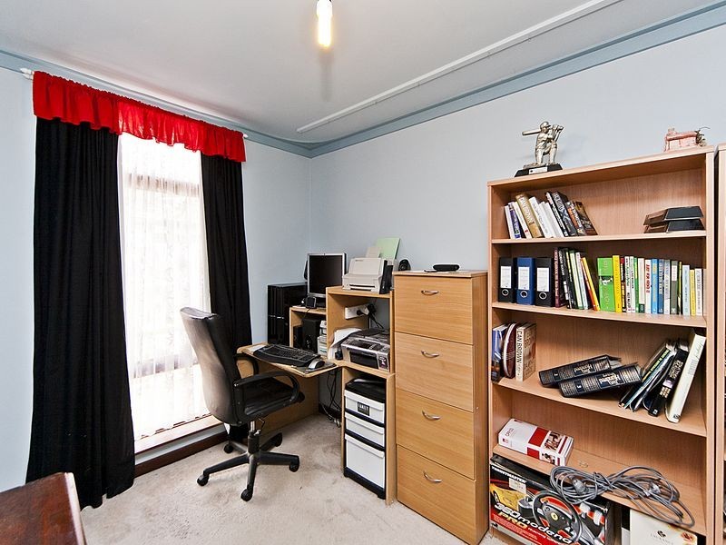 4 Oscar Street, Armadale WA 6112