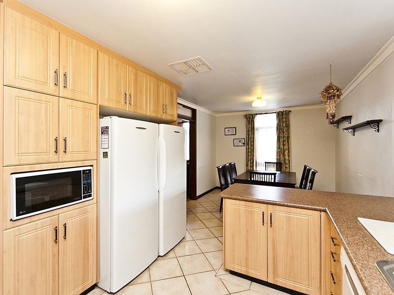 4 Oscar Street, Armadale WA 6112