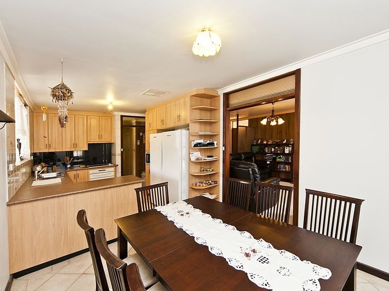 4 Oscar Street, Armadale WA 6112
