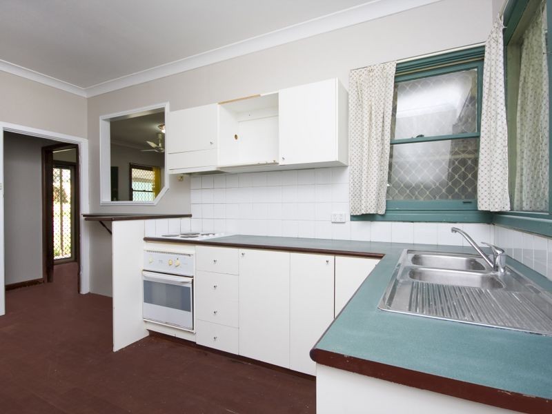 17 Longson Street, Hamilton Hill WA 6163