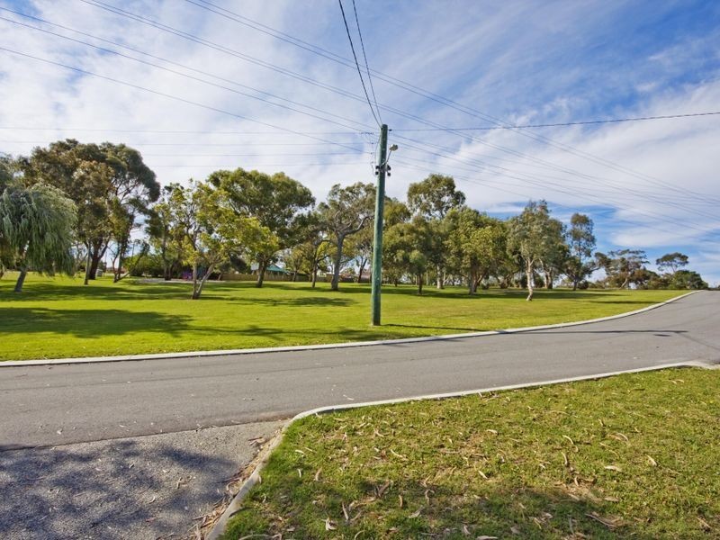 17 Longson Street, Hamilton Hill WA 6163