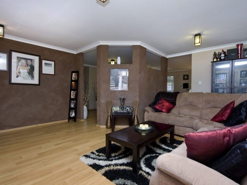 27 Eureka Place, Seville Grove WA 6112