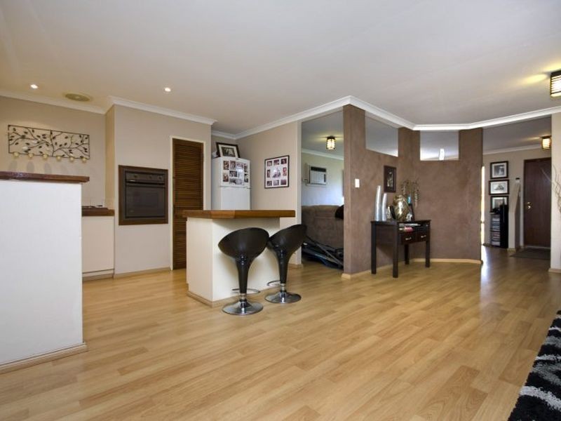 27 Eureka Place, Seville Grove WA 6112