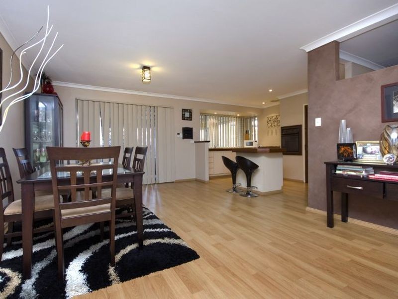 27 Eureka Place, Seville Grove WA 6112