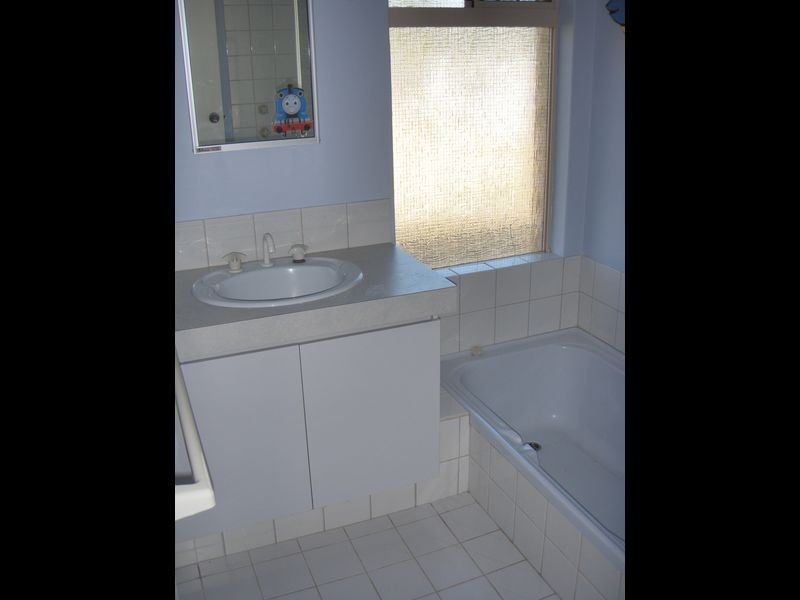 8 Moondyne Court, Seville Grove WA 6112