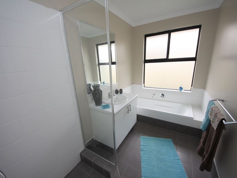 20 Sylvan Way, Seville Grove WA 6112