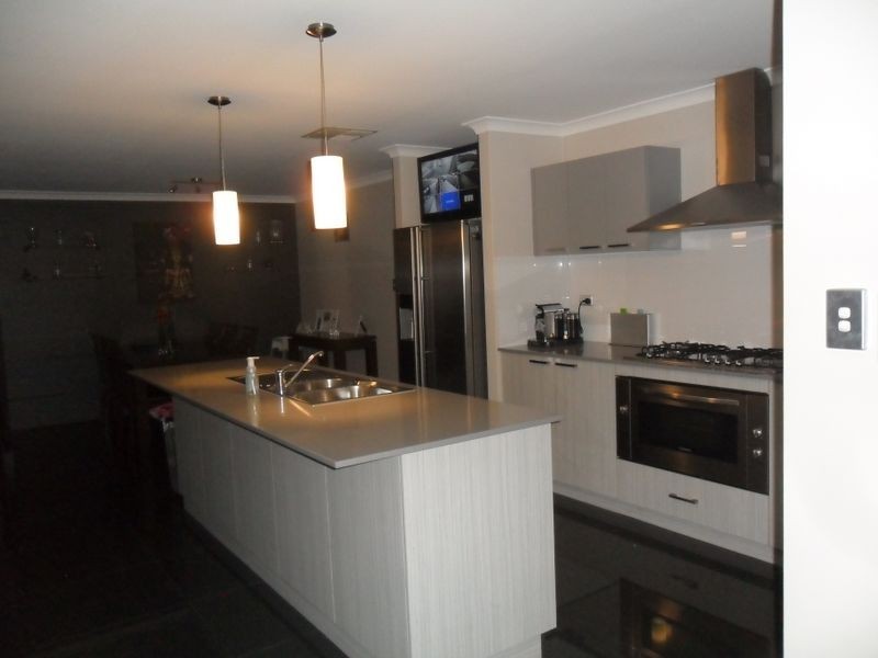 8 Loseto Link, Piara Waters WA 6112