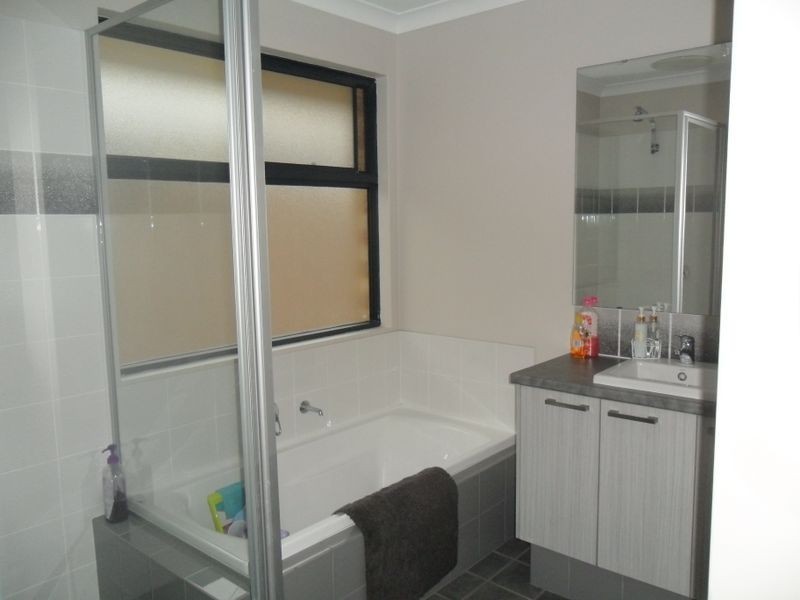 8 Loseto Link, Piara Waters WA 6112