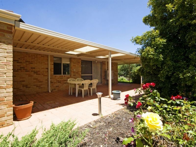 10 McNeil Grove, Jarrahdale WA 6124