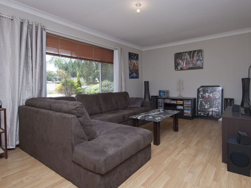 41 Cowan Street, Armadale WA 6112