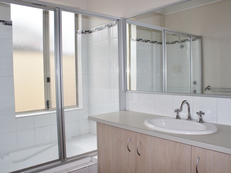 325 Wentworth Parade, Success WA 6164