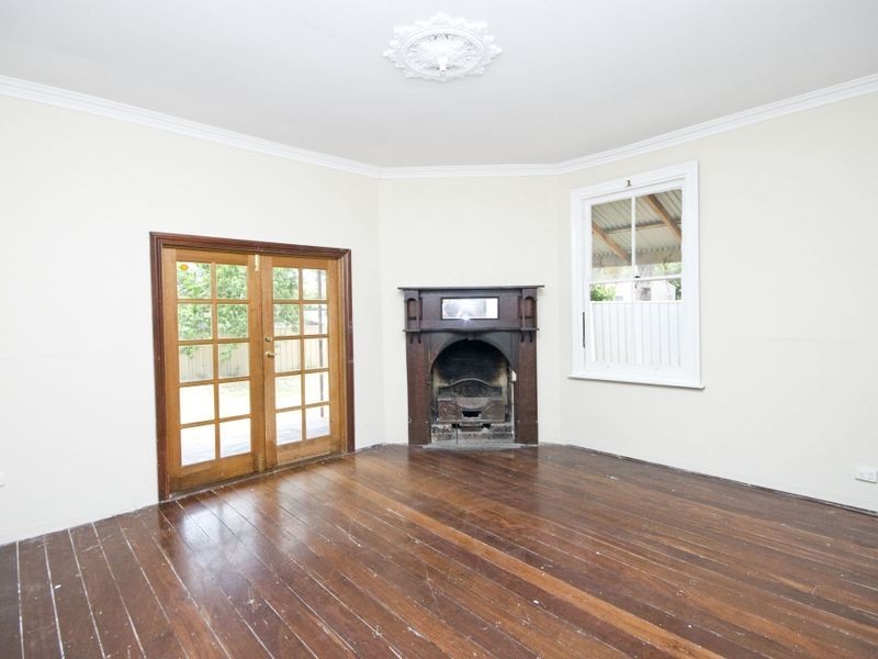 4 A Larsen Rd, Darling Downs WA 6122