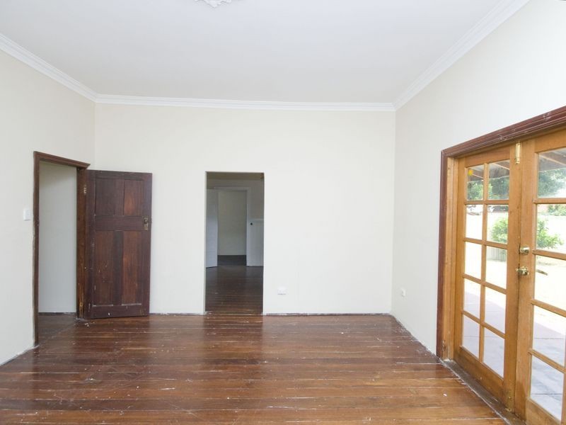 4 A Larsen Rd, Darling Downs WA 6122