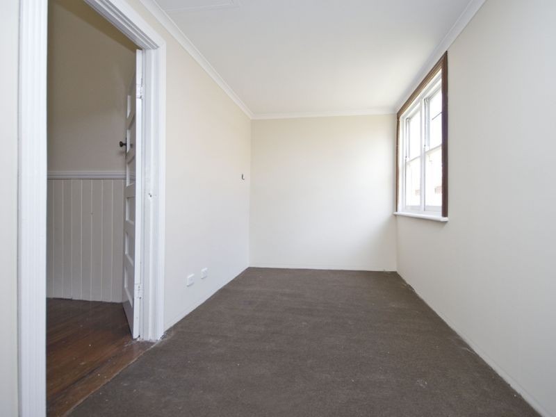 4 A Larsen Rd, Darling Downs WA 6122