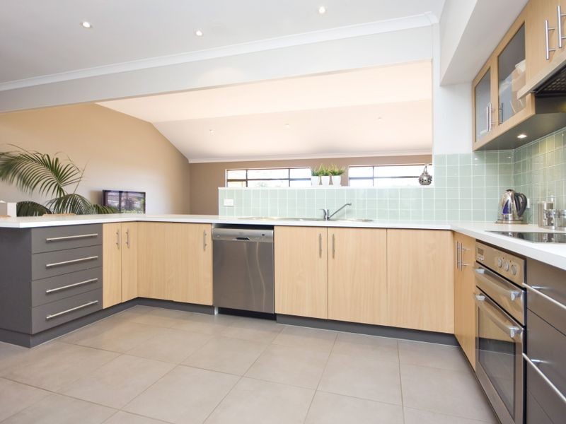 5 Nasura Grove, Mount Nasura WA 6112