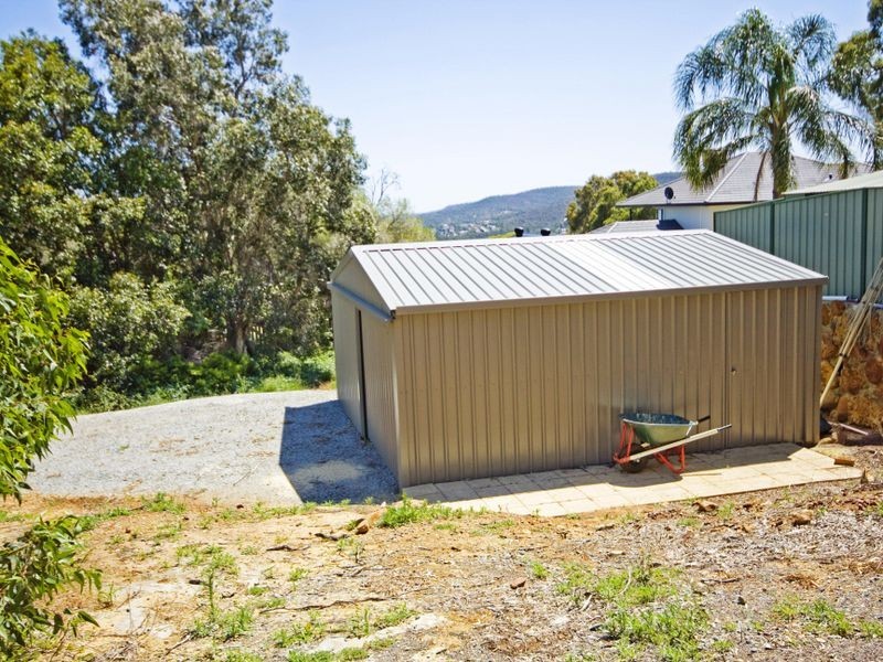 5 Nasura Grove, Mount Nasura WA 6112