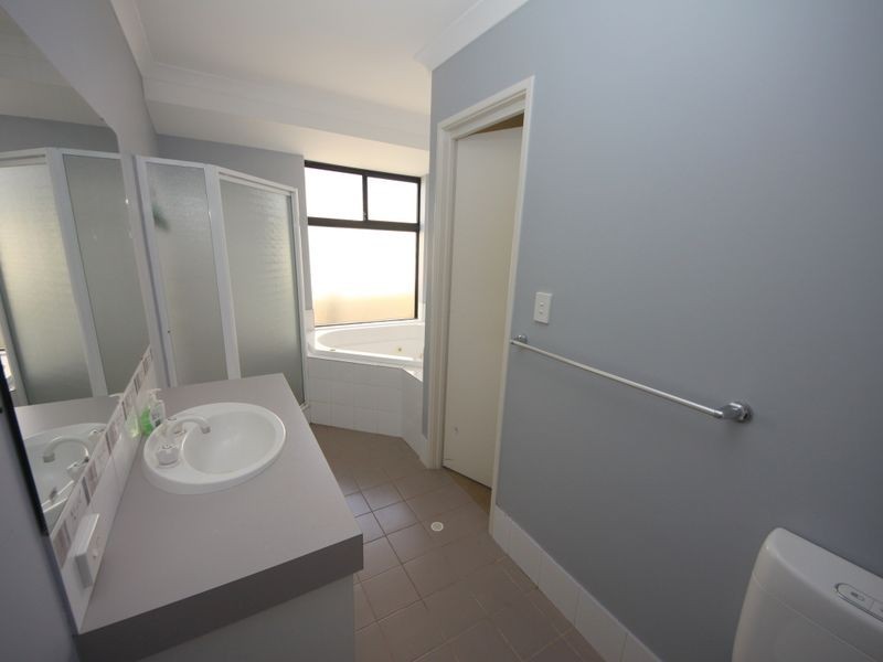 7 Donegal Court, Seville Grove WA 6112