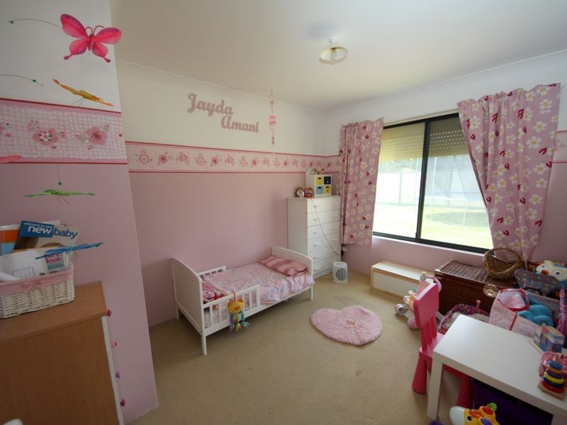 7 Donegal Court, Seville Grove WA 6112