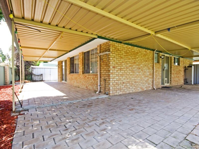 8 Sepal Close, Seville Grove WA 6112