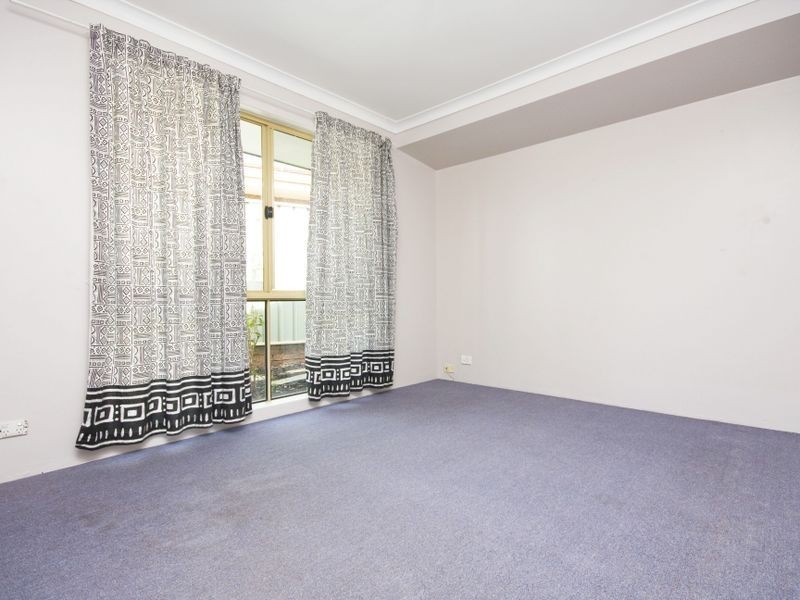 8 Sepal Close, Seville Grove WA 6112