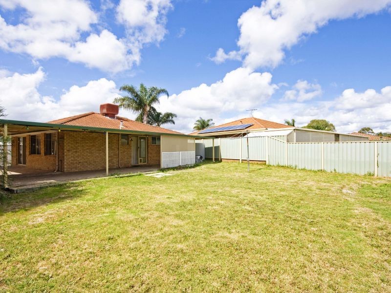 8 Sepal Close, Seville Grove WA 6112