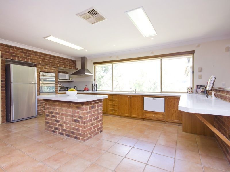 26 Ophelia Grove, Mount Nasura WA 6112