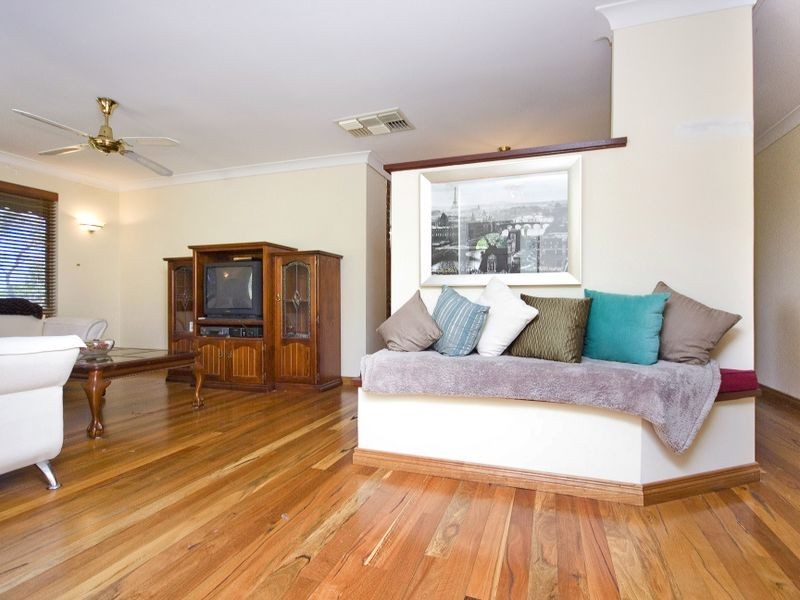 26 Ophelia Grove, Mount Nasura WA 6112