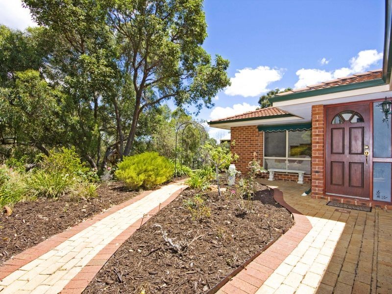 26 Ophelia Grove, Mount Nasura WA 6112