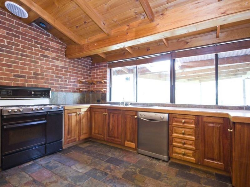 102 Amethyst Crescent, Mount Richon WA 6112