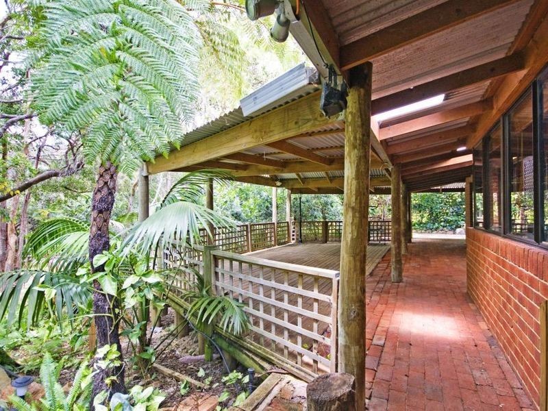 102 Amethyst Crescent, Mount Richon WA 6112