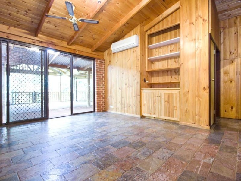 102 Amethyst Crescent, Mount Richon WA 6112