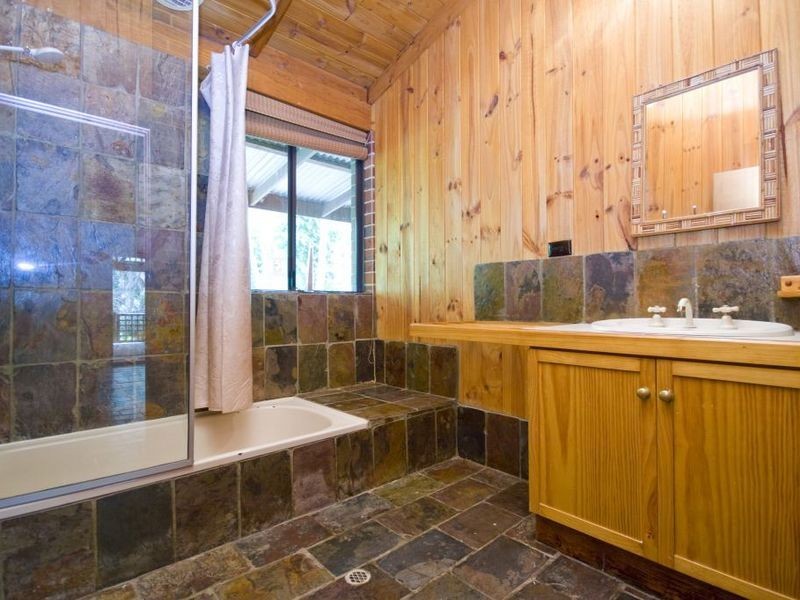 102 Amethyst Crescent, Mount Richon WA 6112