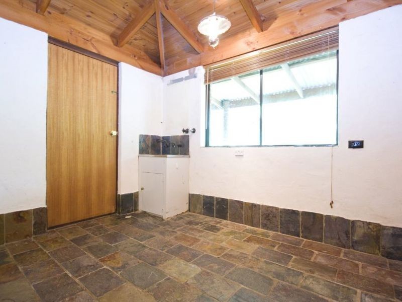 102 Amethyst Crescent, Mount Richon WA 6112