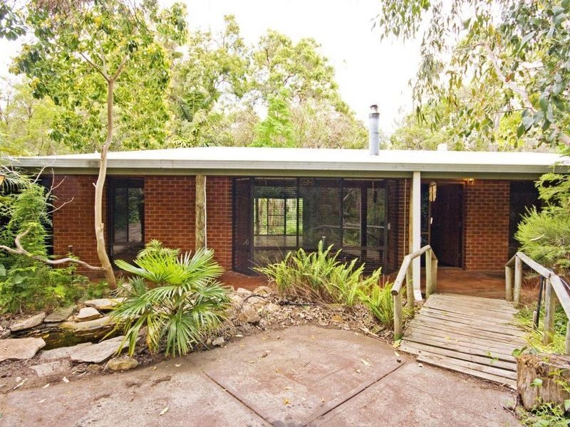 102 Amethyst Crescent, Mount Richon WA 6112