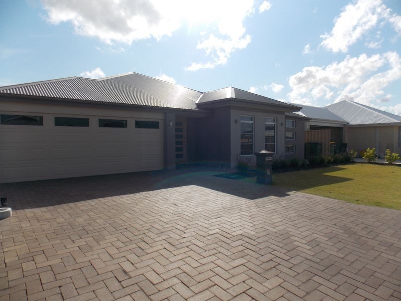 4 Blossom Chase, Atwell WA 6164