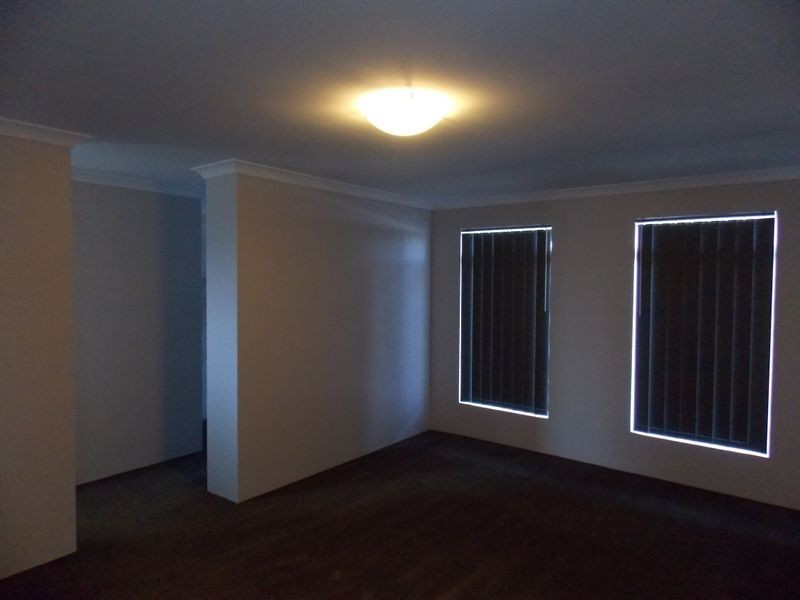 4 Blossom Chase, Atwell WA 6164