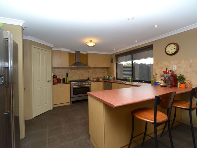 9 Bullich Retreat, Jarrahdale WA 6124