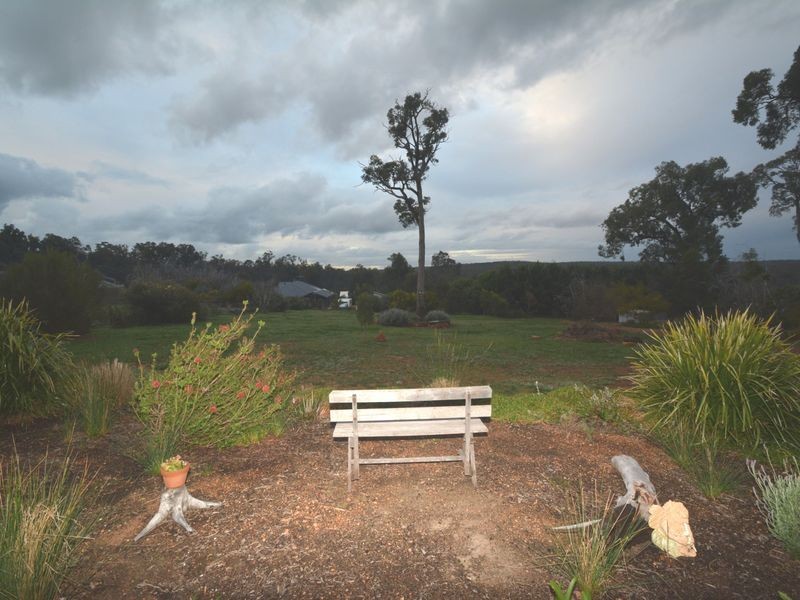 9 Bullich Retreat, Jarrahdale WA 6124