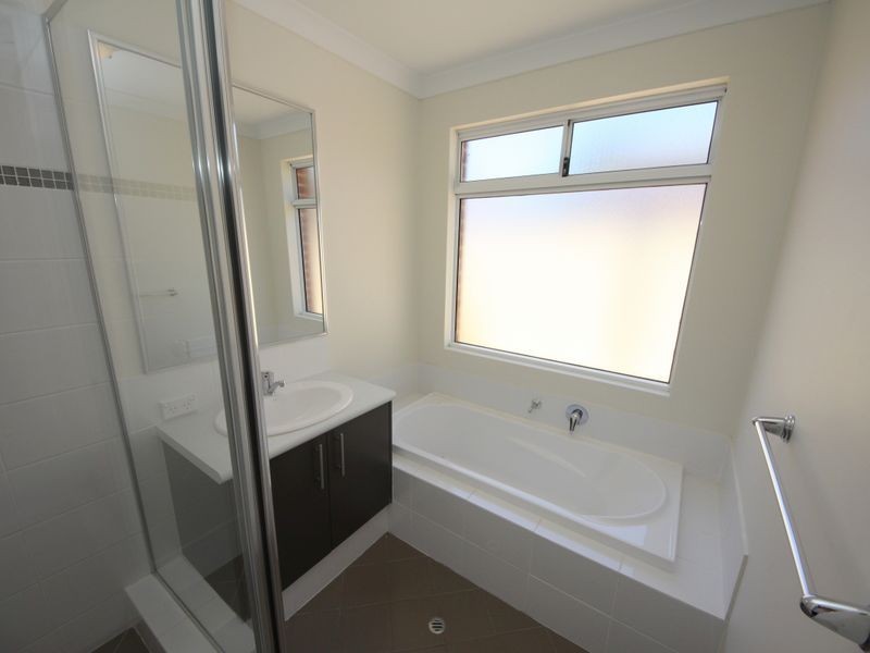 17/54 Sixth Road, Armadale WA 6112