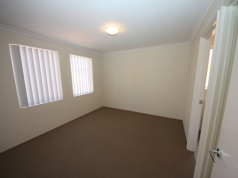 17/54 Sixth Road, Armadale WA 6112