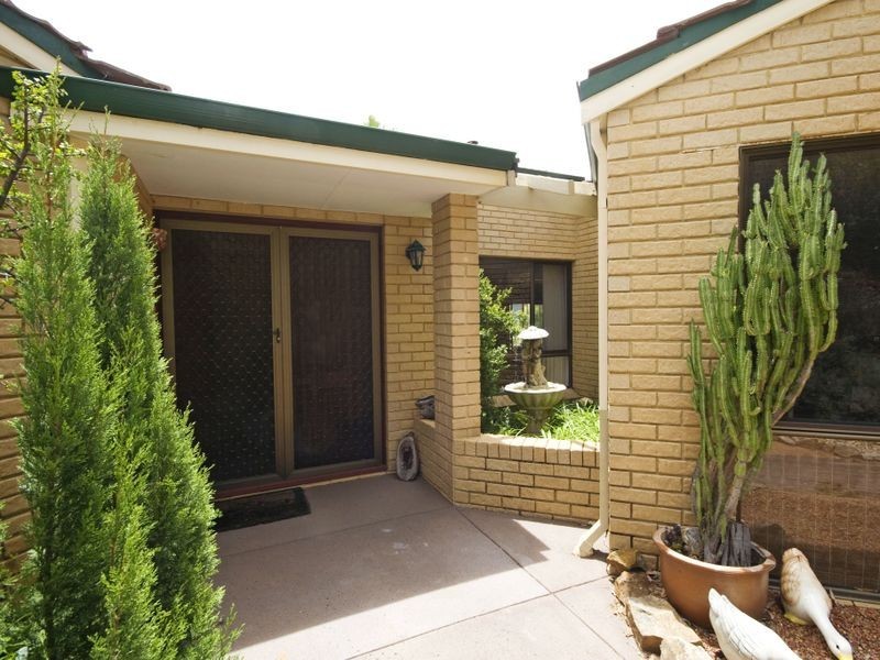 14 Rushton Terrace, Mount Nasura WA 6112