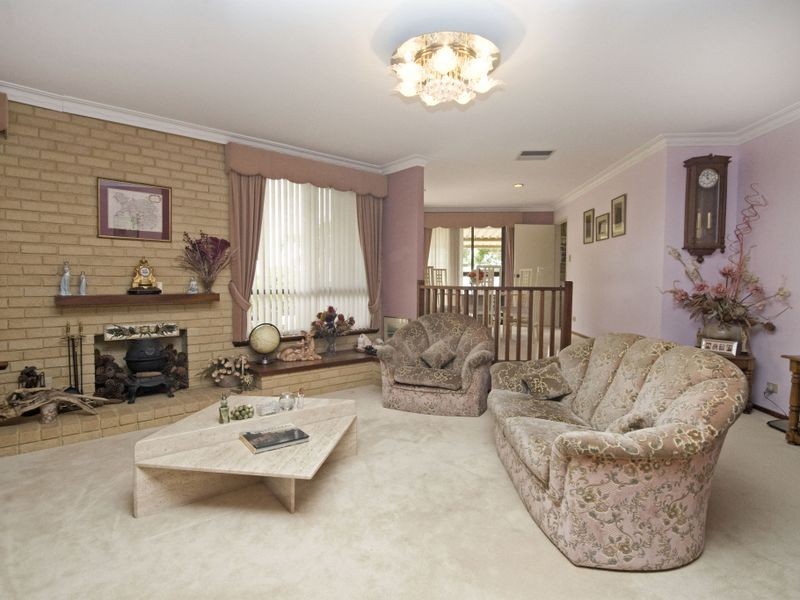 14 Rushton Terrace, Mount Nasura WA 6112