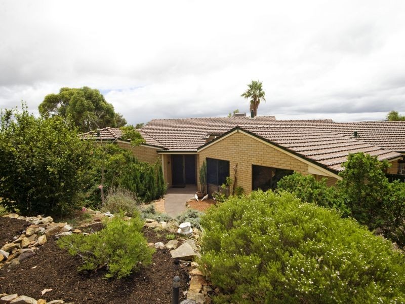 14 Rushton Terrace, Mount Nasura WA 6112