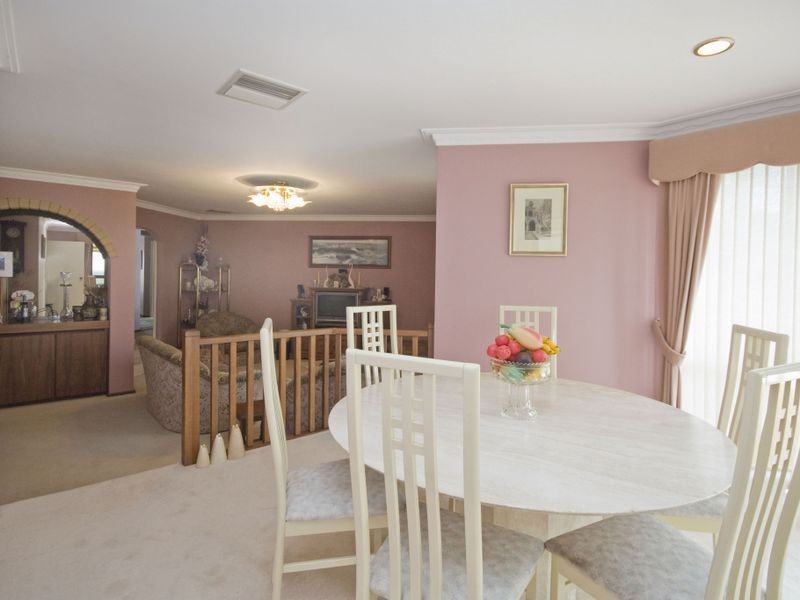 14 Rushton Terrace, Mount Nasura WA 6112